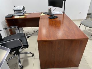 Mesa de despacho y auxiliar