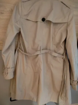 Gabardina Stradivarius Beige