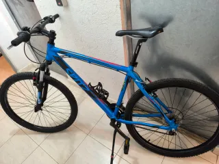 Bicicleta de montaña azul SPITZ