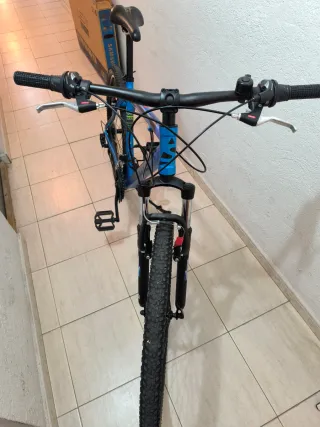 Bicicleta de montaña azul SPITZ