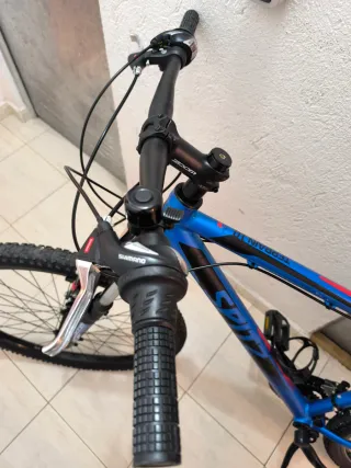 Bicicleta de montaña azul SPITZ