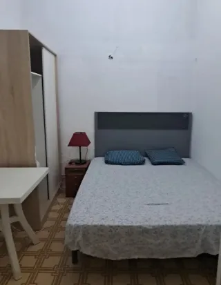 Se alquila habitacion