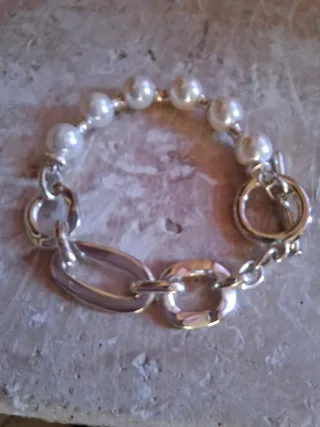 Bracciale Uno de 50 maglie argentate  e perle bian