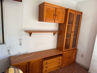 Mueble de salón madera y cristal