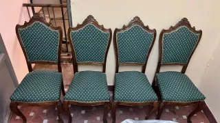 Juego de 4 sillas de comedor de madera