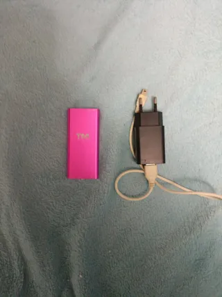 Reproductor MP4 TM Electron Rosa + Cargador