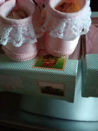 Scarpette neonato in raso rosa