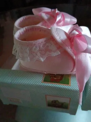 Scarpette neonato in raso rosa