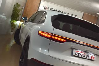 Porsche Cayenne -