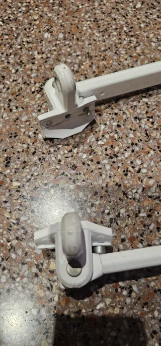 Barras de toldo metálicas blancas