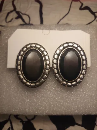 Pendientes vintage clip negros y plateados