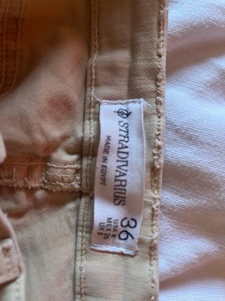Pantalón beige talla 36 stradivarius