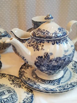 Juego té o desayuno. para 12. Estrenar