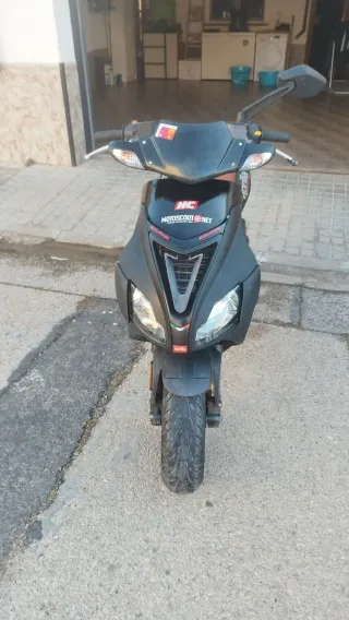 Aprilia100