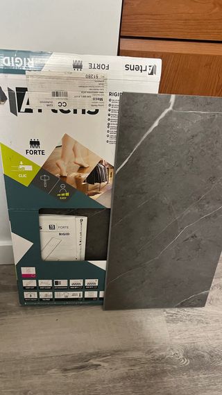 5 Suelo vinílico albury /Axton Forte base aislante