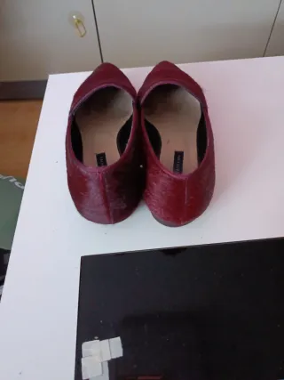 Zapatos planos pelo burdeos