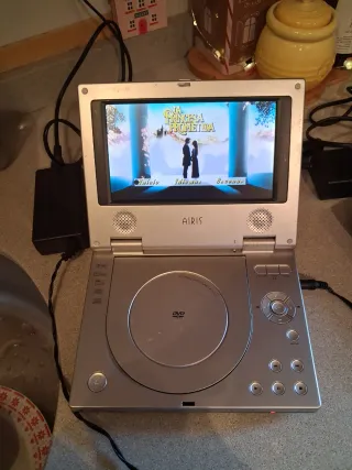 Reproductor DVD Portátil Airis con estuche