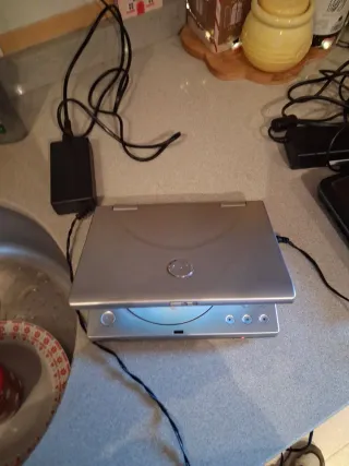 Reproductor DVD Portátil Airis con estuche