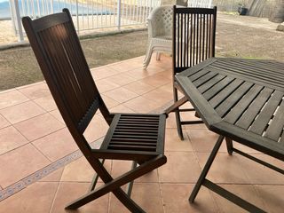 Mesa de madera de teca para exterior