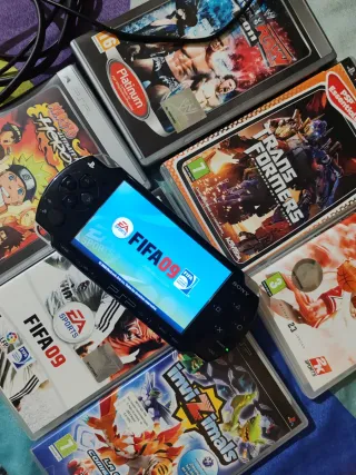 Console PSP Nera + 5 Giochi