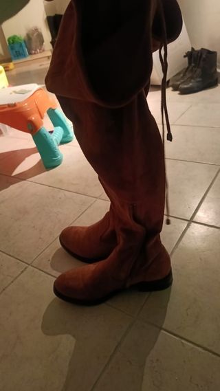 Stivali scamosciati marrone elasticizzati