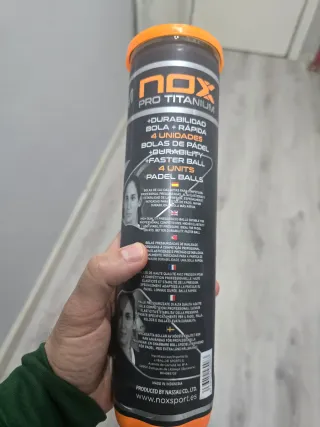 4 Pelotas de pádel NOX PRO TITANIUM