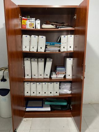 Armario de oficina de madera