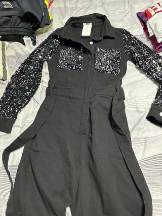 Mono negro lentejuelas plateadas