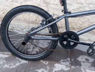 Bicicleta BMX gris