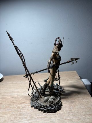 Figura Angela Cazadora Spawn