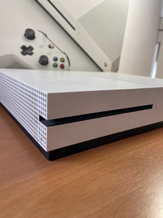 Xbox One S 1TB Blanca + UFC 4
