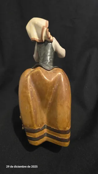 Figura porcelana Lladro pastorcilla con oca