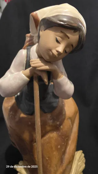 Figura porcelana Lladro pastorcilla con oca