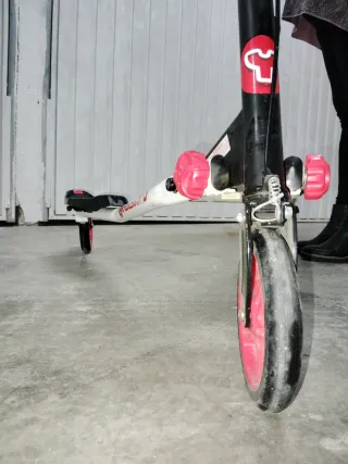 Patinete 3 Ruedas Blanco y Rojo