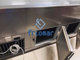 VITRINA REFRIG. ACERO INOX CON RESERVA DE 2 METROS