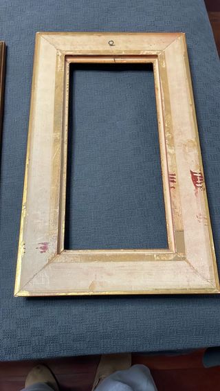 Marcos de madera antiguos dorados