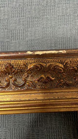 Marcos de madera antiguos dorados