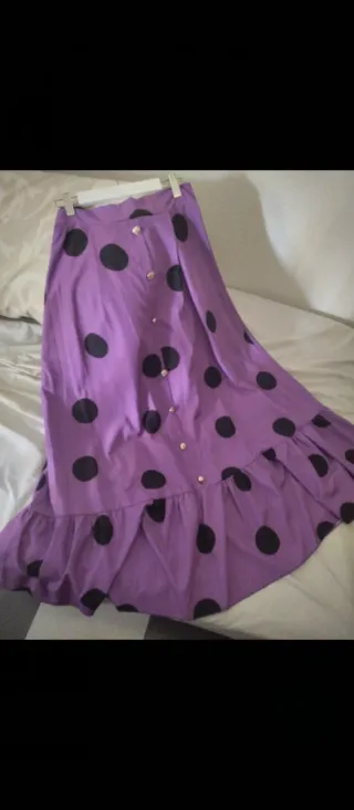 Falda larga lunares morada y negra