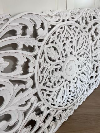 Cabecero de madera labrada blanco