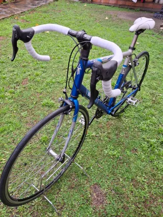 Bicicleta de aluminio Btwin carretera