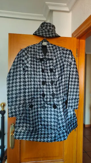 Chubasquero y sombrero a juego Talla 3XL