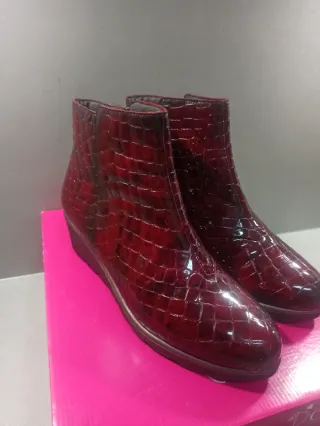 Botines charol rojo/granate