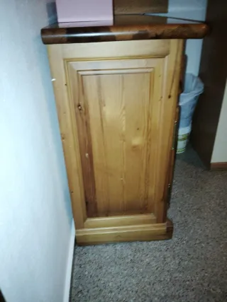 Mueble bajo de madera
