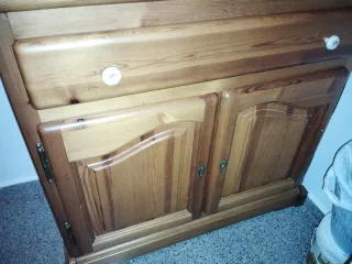 Mueble bajo de madera