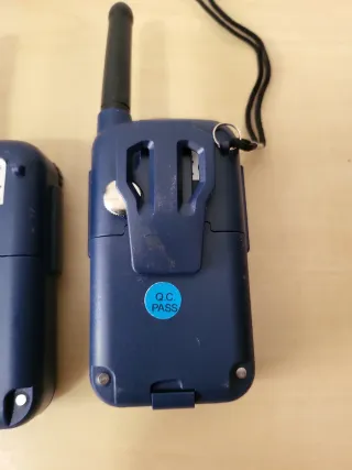 2 x Motorola Roaming Around 100 Walkie Talkies