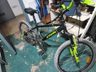 Bicicleta infantil BTWIN seminueva