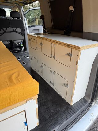 Volkswagen Transporter 2008 / URGE VENDER