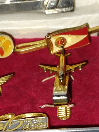 Lote Pins y Pisacorbatas Iberia Vintage