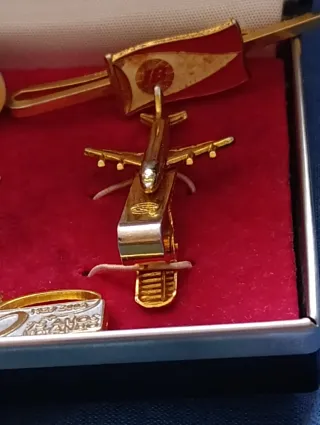 Lote Pins y Pisacorbatas Iberia Vintage