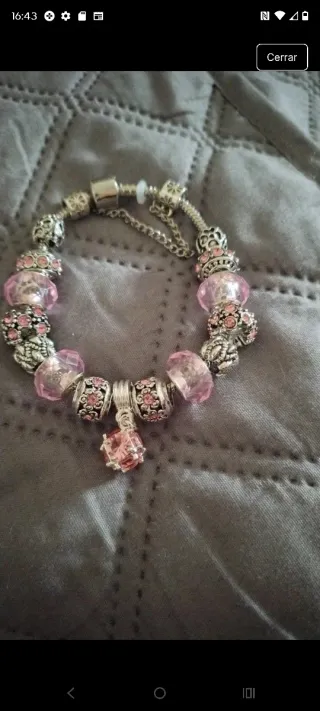 Pulsera con charms plateada y rosa